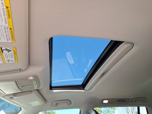 Used 2023 Nissan Armada SL w/ Captain's Chairs Package RWD image 13