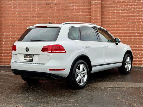 Used 2013 Volkswagen Touareg VR6 image 5