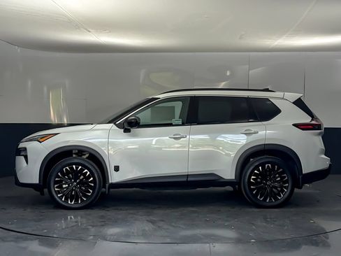 Used 2026 Nissan Rogue Dark Armor FWD image 6