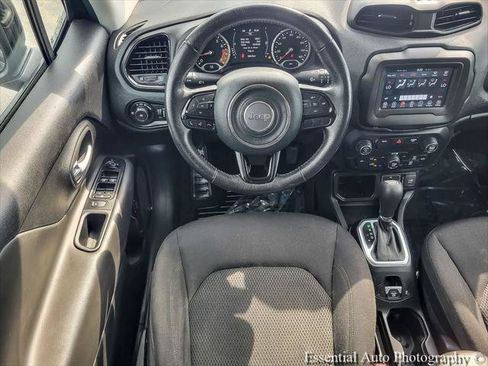 Certified 2020 Jeep Renegade Altitude FWD image 11