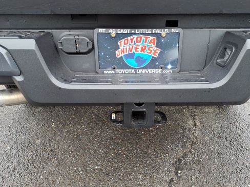 Certified 2025 Toyota Tacoma SR5 AWD/4WD image 8