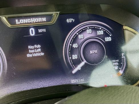 Used 2023 RAM 1500 Limited AWD/4WD image 12