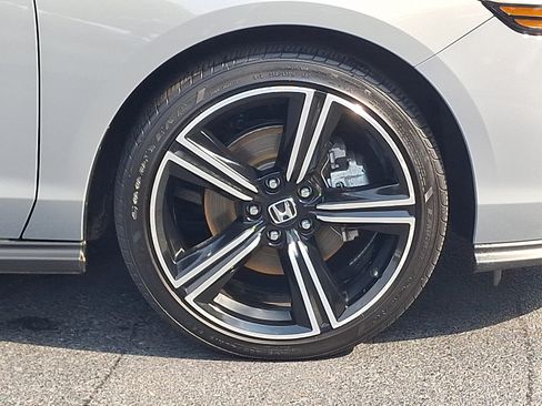 Used 2025 Honda Accord Sport image 8