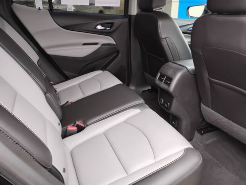 Used 2018 Chevrolet Equinox Premier image 18