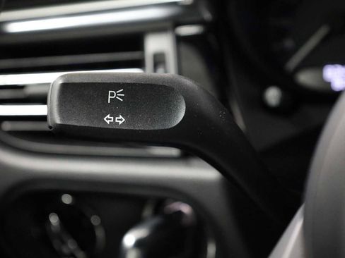 Certified 2025 Porsche Macan image 31