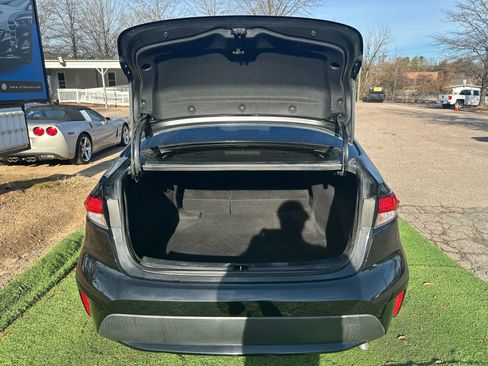 Used 2020 Toyota Corolla LE image 11