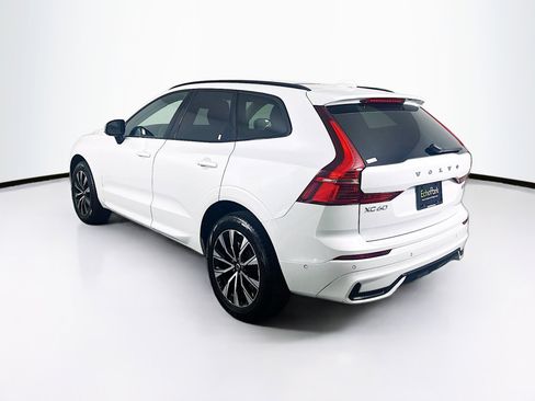 Used 2025 Volvo XC60 B5 Plus image 3