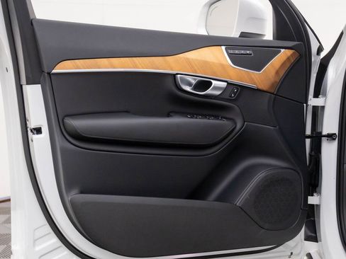 Used 2024 Volvo XC90 T8 Plus image 15