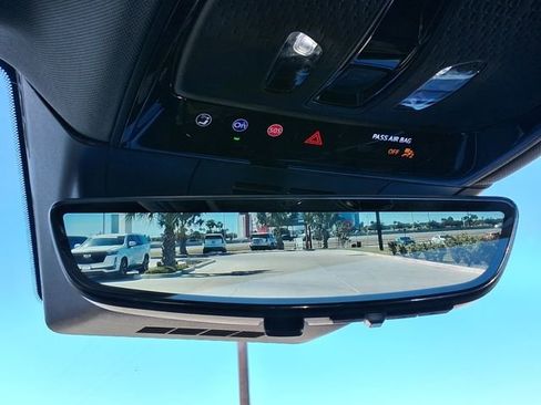 New 2026 Cadillac Optiq Luxury 1 image 24