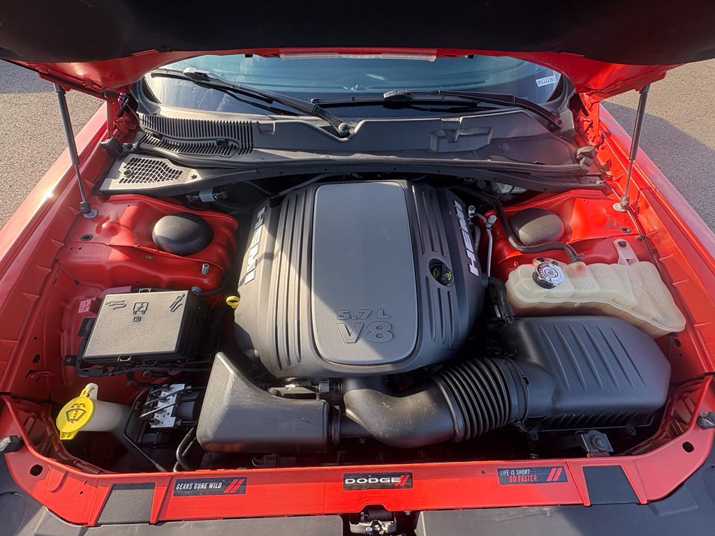 Used 2018 Dodge Challenger R/T Plus RWD image 28