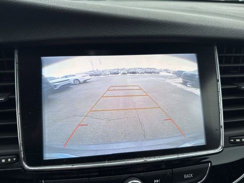 Used 2018 Buick Encore Essence image 8