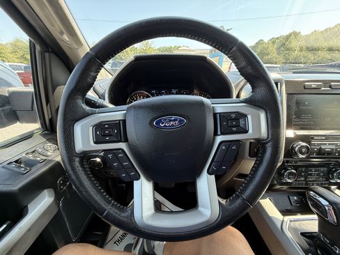 Used 2015 Ford F150 Lariat image 24