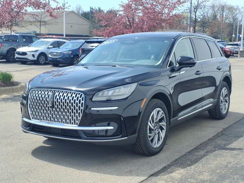 Certified 2023 Lincoln Corsair FWD w/ Equipment Group 101A image 3