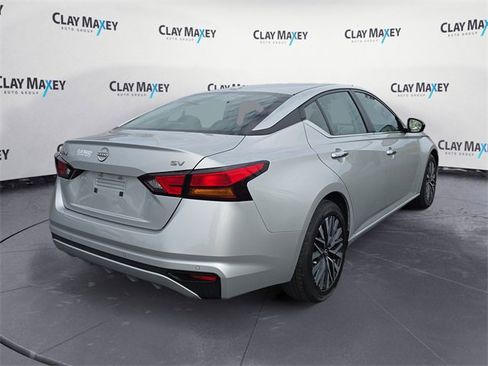 Used 2024 Nissan Altima 2.5 SV image 5