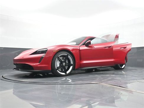 Certified 2022 Porsche Taycan 4S image 31