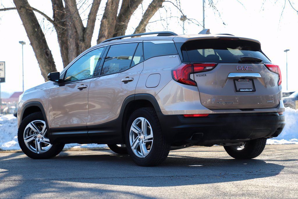 Used 2019 GMC Terrain SLE w/ Driver Convenience Package AWD/4WD image 4