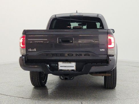 Used 2019 Toyota Tacoma Limited AWD/4WD image 6