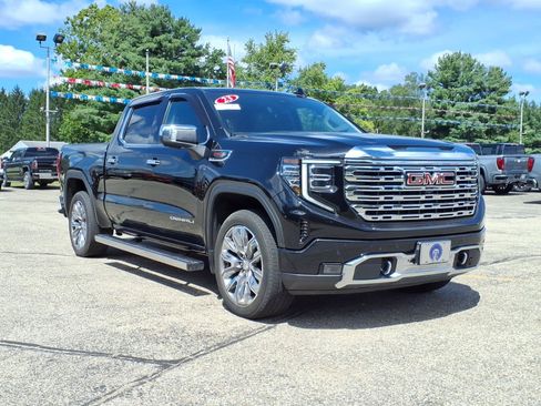 Used 2023 GMC Sierra 1500 Denali w/ Denali Reserve Package AWD/4WD image 9