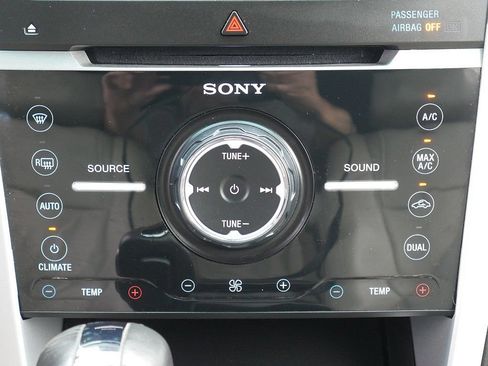 Used 2014 Ford Explorer Limited w/ Equipment Group 301A AWD/4WD image 24