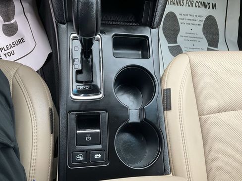 Used 2019 Subaru Outback 2.5i Limited w/ Popular Package #2 image 8