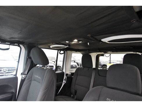 Used 2020 Jeep Wrangler Unlimited Sahara AWD/4WD image 27