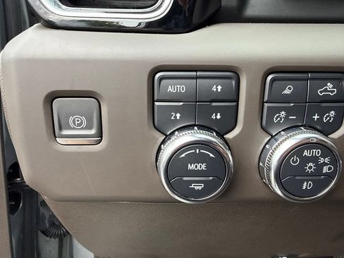Used 2024 GMC Sierra 2500 Denali w/ Denali Reserve Package AWD/4WD image 28