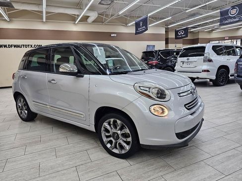 Used 2017 FIAT 500L Lounge w/ Premium Package FWD image 5