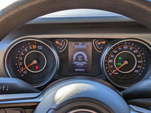 Used 2022 Jeep Wrangler Unlimited Sport image 15