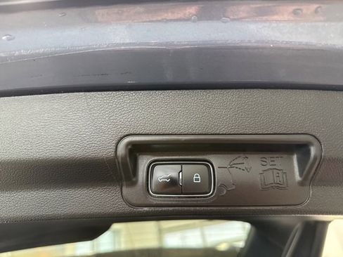 Used 2021 Ford Explorer Limited w/ Equipment Group 301A image 9