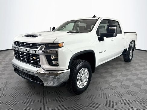 Used 2022 Chevrolet Silverado 2500 LT w/ Fleet Comfort Package AWD/4WD image 3
