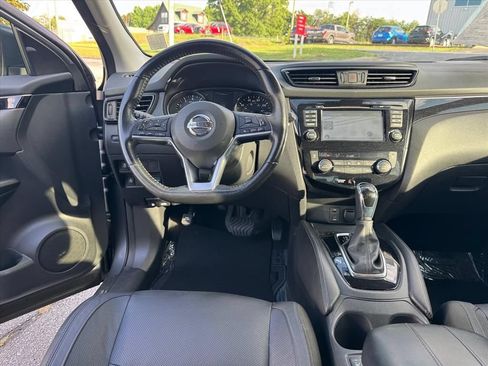 Used 2018 Nissan Rogue Sport SL w/ SL Premium Package FWD image 13