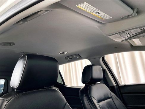 Used 2018 GMC Acadia SLT image 27