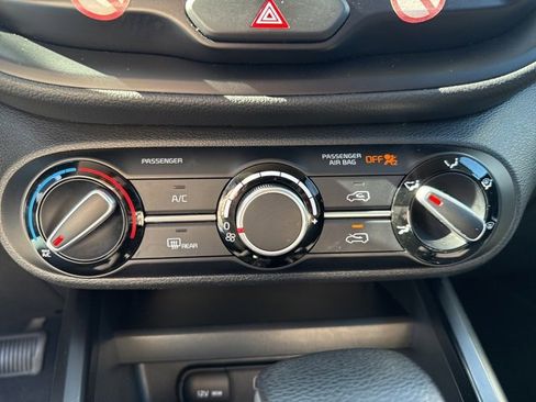 Used 2023 Kia Soul LX w/ LX Technology Package image 30