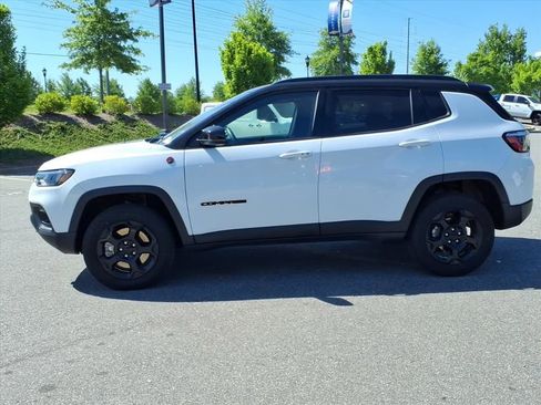 Used 2024 Jeep Compass Trailhawk AWD/4WD image 35