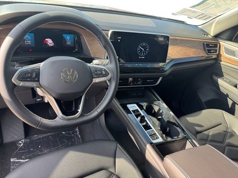 New 2026 Volkswagen Atlas SE FWD image 10