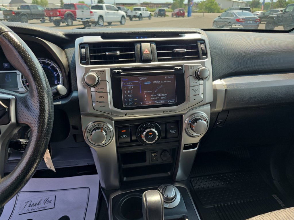 Used 2017 Toyota 4Runner SR5 AWD/4WD image 18