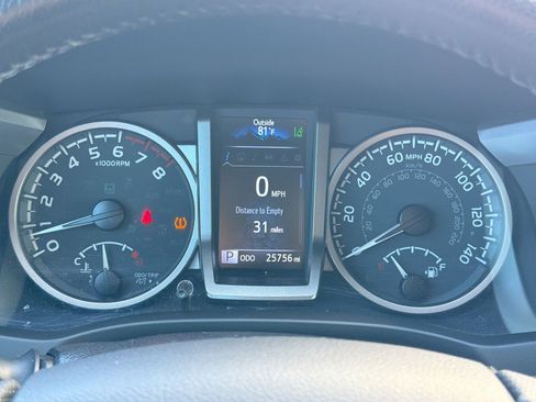 Used 2023 Toyota Tacoma Limited image 20