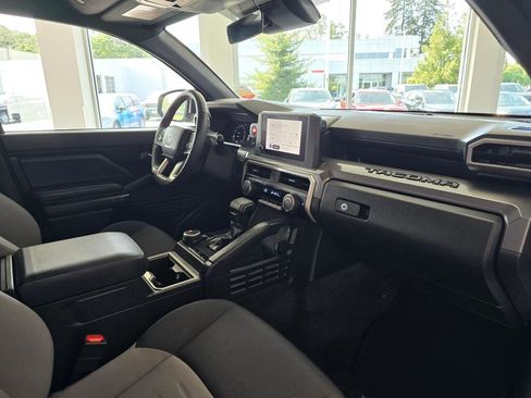Used 2024 Toyota Tacoma TRD Off-Road AWD/4WD image 43