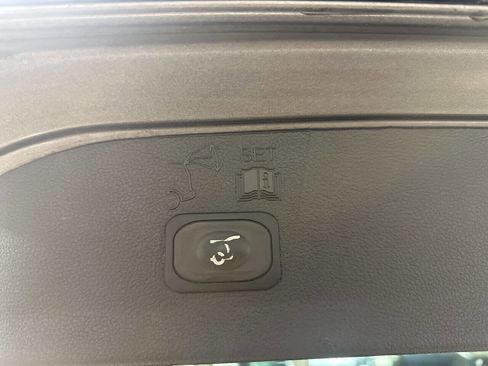 Used 2014 Ford Escape Titanium image 10