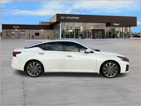 Used 2024 Nissan Altima 2.5 SL image 8