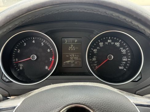 Used 2015 Volkswagen Jetta SE FWD image 18