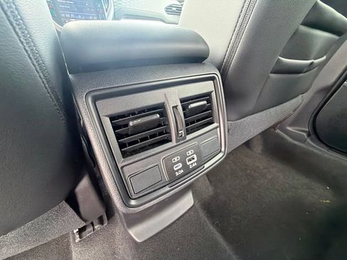Used 2026 Subaru Forester Premium AWD/4WD image 9
