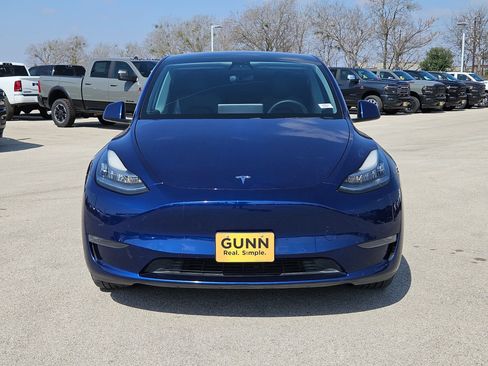Used 2021 Tesla Model Y Long Range image 8