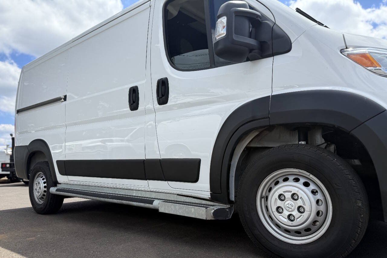 Used 2025 RAM ProMaster 2500 w/ U-Haul Equipment Group FWD image 4