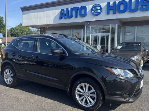 Used 2017 Nissan Rogue Sport SV AWD/4WD image 2
