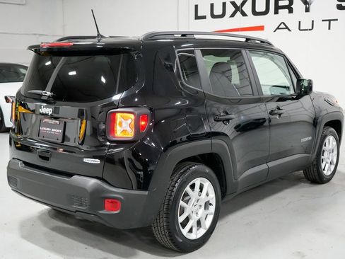 Used 2019 Jeep Renegade Latitude w/ Safety & Security Group II image 6