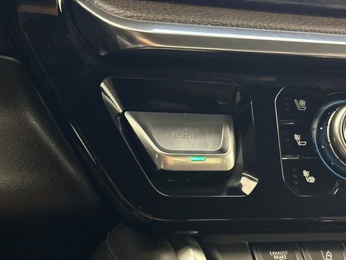 Used 2024 GMC Sierra 3500 Denali w/ Denali Reserve Package image 23