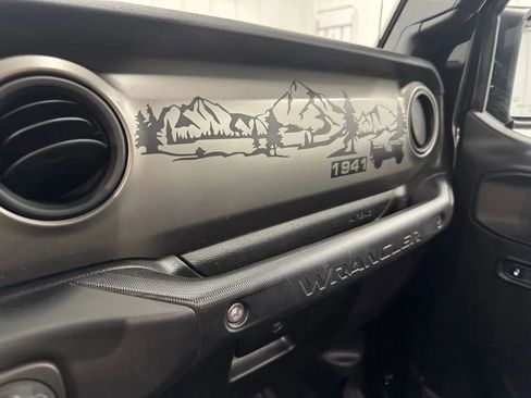 Used 2021 Jeep Wrangler Unlimited Sport image 18