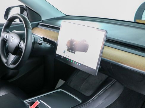 Used 2022 Tesla Model Y Performance AWD/4WD image 23