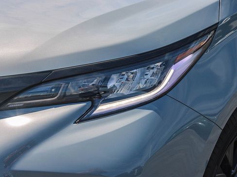 New 2026 Toyota Sienna XSE FWD image 5